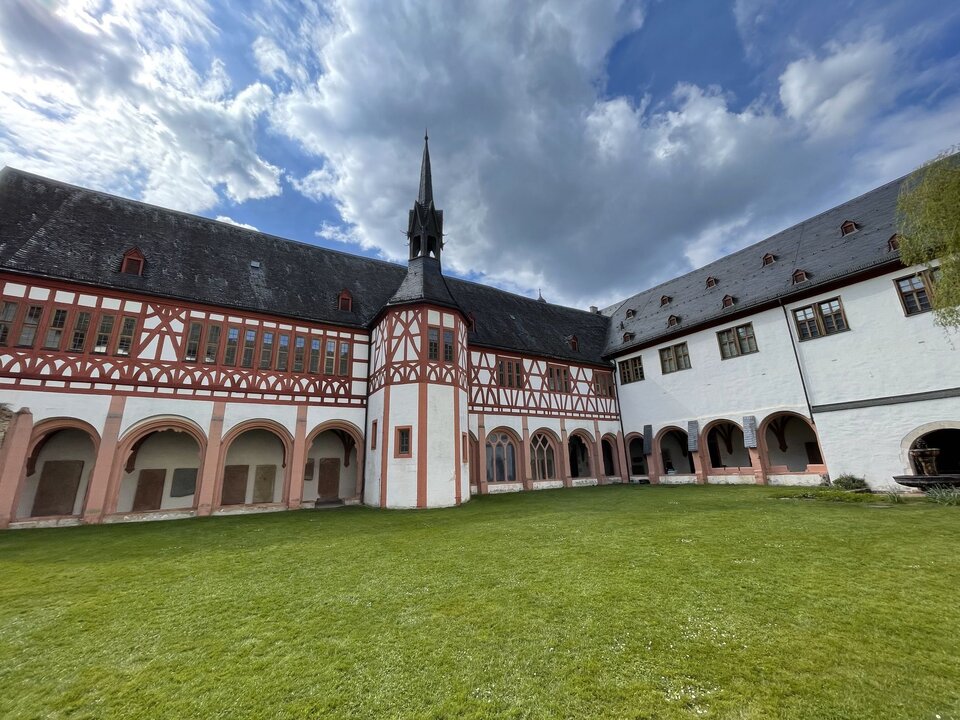 Begegnungen, Jubiläen und Klosterabenteuer: Tricept feiert Gemeinschaft beim Teamevent