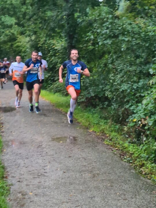 TRICEPT trotzt dem Regen: Gemeinsam stark beim AOK Firmenlauf in Waiblingen