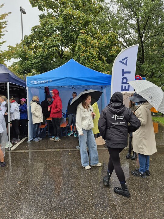 TRICEPT trotzt dem Regen: Gemeinsam stark beim AOK Firmenlauf in Waiblingen